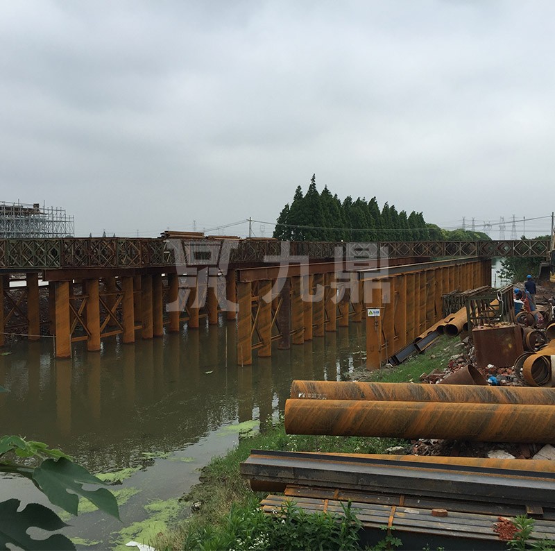 上(shang)海(hai)儸(luo)蘊河(he)大橋(qiao)鋼(gang)支撐(cheng)