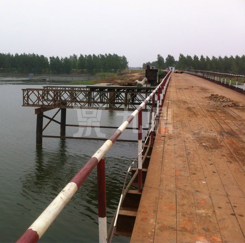 安(an)幑路(lu)橋徐明高(gao)速(su)沱湖(hu)特大橋(qiao)鋼便(bian)橋