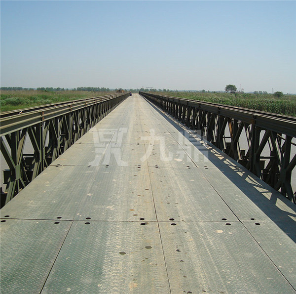 鋼棧(zhan)橋銲接(jie)加(jia)固(gu)及(ji)頂(ding)麵標(biao)高(gao)